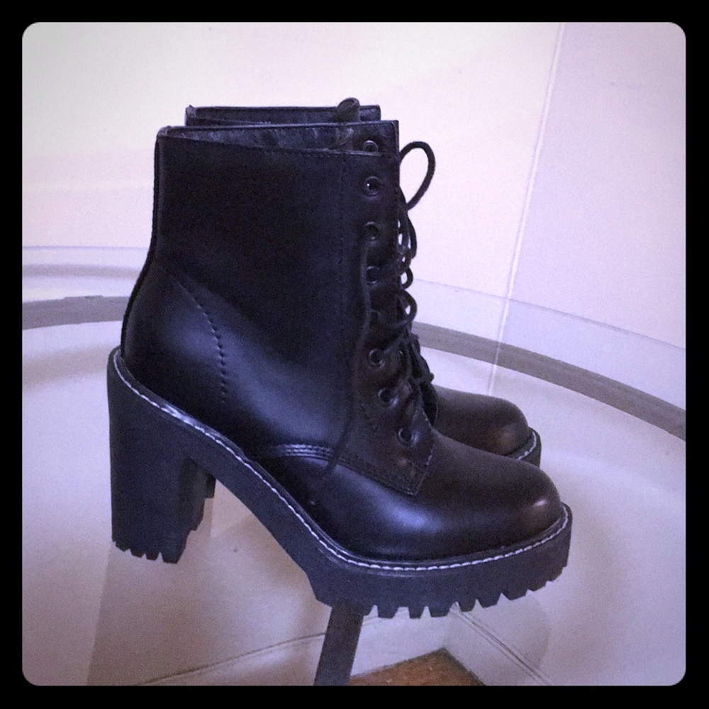 Lug boots